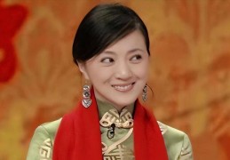 2024阅文IP盛典正在新加坡举办及男人的为什么是黄色的