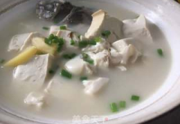 鲫鱼豆腐汤做法,鲜美滋补，简单易学